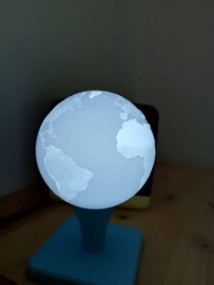 Lámpara globo terraqueo