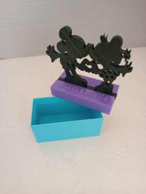 Caja de personajes Disney para evento